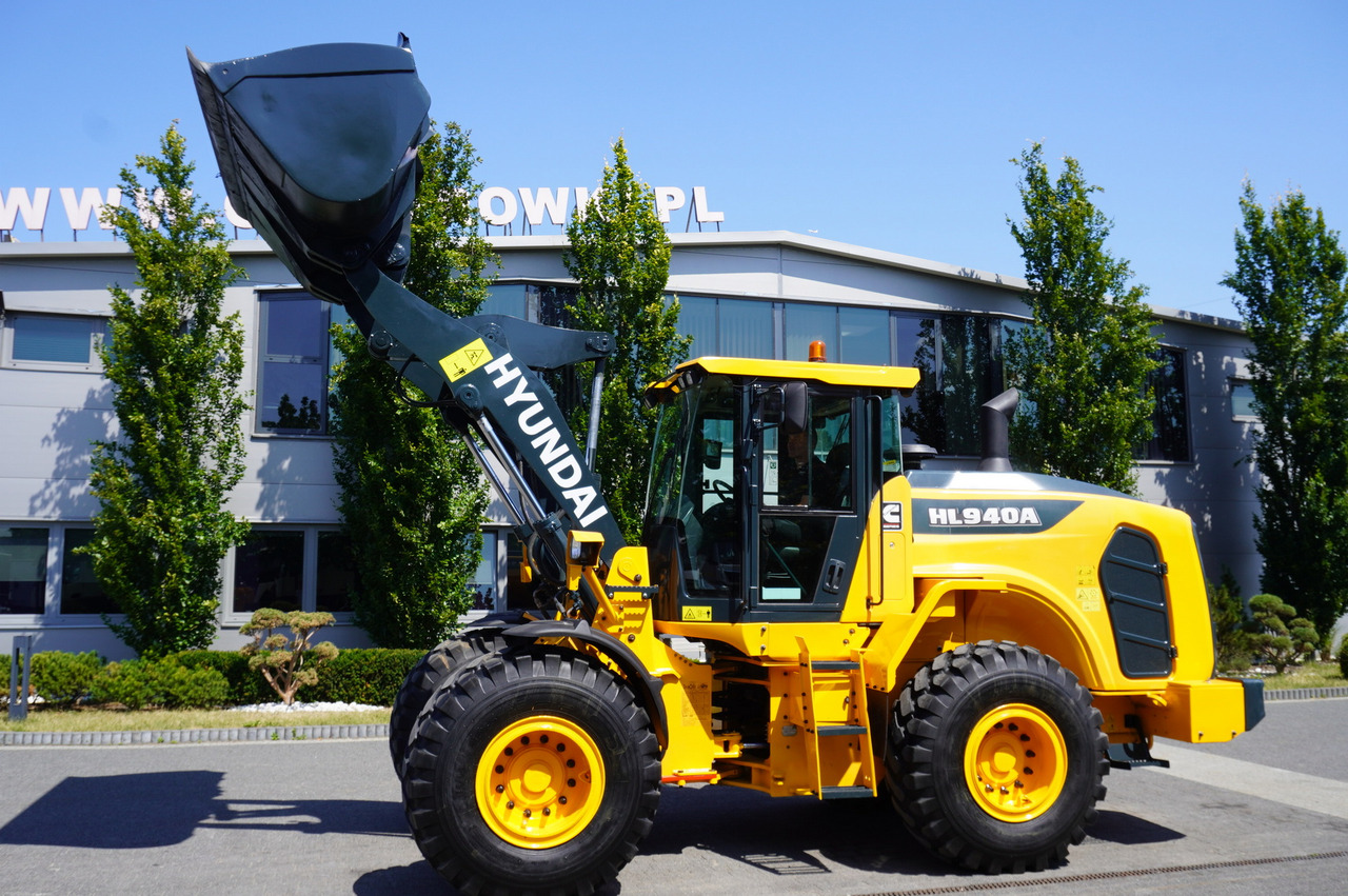 HYUNDAI HL940A articulated loader / year 2021 / weight 13.5t year of production 2021 - اللودر بعجل: صور 1 HYUNDAI HL940A articulated loader / year 2021 / weight 13.5t year of production 2021 - اللودر بعجل: صور 1