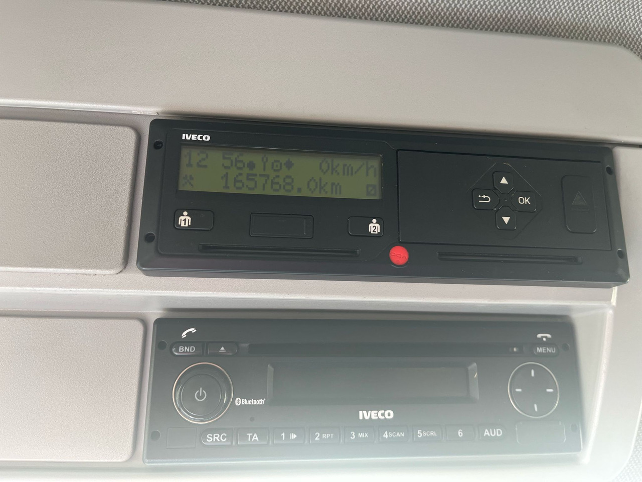 IVECO 120-190 / 160 thousand km !!! / Box 18 EPAL / Dhollandia lift 1500 kg - بصندوق مغلق شاحنة: صور 2 IVECO 120-190 / 160 thousand km !!! / Box 18 EPAL / Dhollandia lift 1500 kg - بصندوق مغلق شاحنة: صور 2