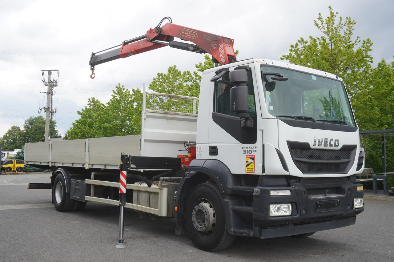 شاحنات مسطحة, شاحنة كرين IVECO STRALIS 19.310 E6 / Flatbed 19 EPAL / FASSI F135 / 225 MTH! / 5.7 T: صور 13