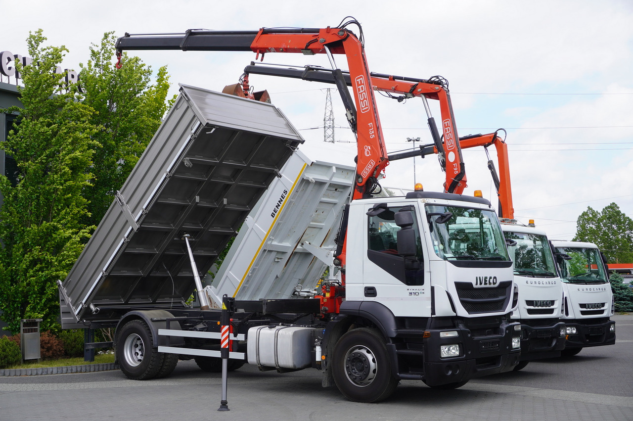 IVECO Stralis 310 E6 / NEW 3-sided tipper / Fassi F135 crane with remote control - شاحنات مسطحة, شاحنة كرين: صور 2 IVECO Stralis 310 E6 / NEW 3-sided tipper / Fassi F135 crane with remote control - شاحنات مسطحة, شاحنة كرين: صور 2