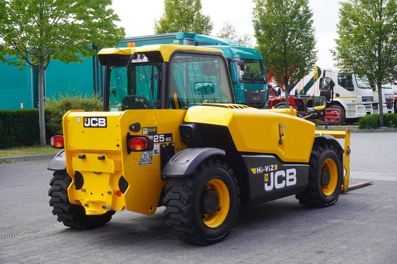 JCB 525-60T5 / 2022 / 860 MTH! / 2.5 T / Reach 6 m / joystick - جرافة ذات عجلات تلسكوبية: صور 5 JCB 525-60T5 / 2022 / 860 MTH! / 2.5 T / Reach 6 m / joystick - جرافة ذات عجلات تلسكوبية: صور 5