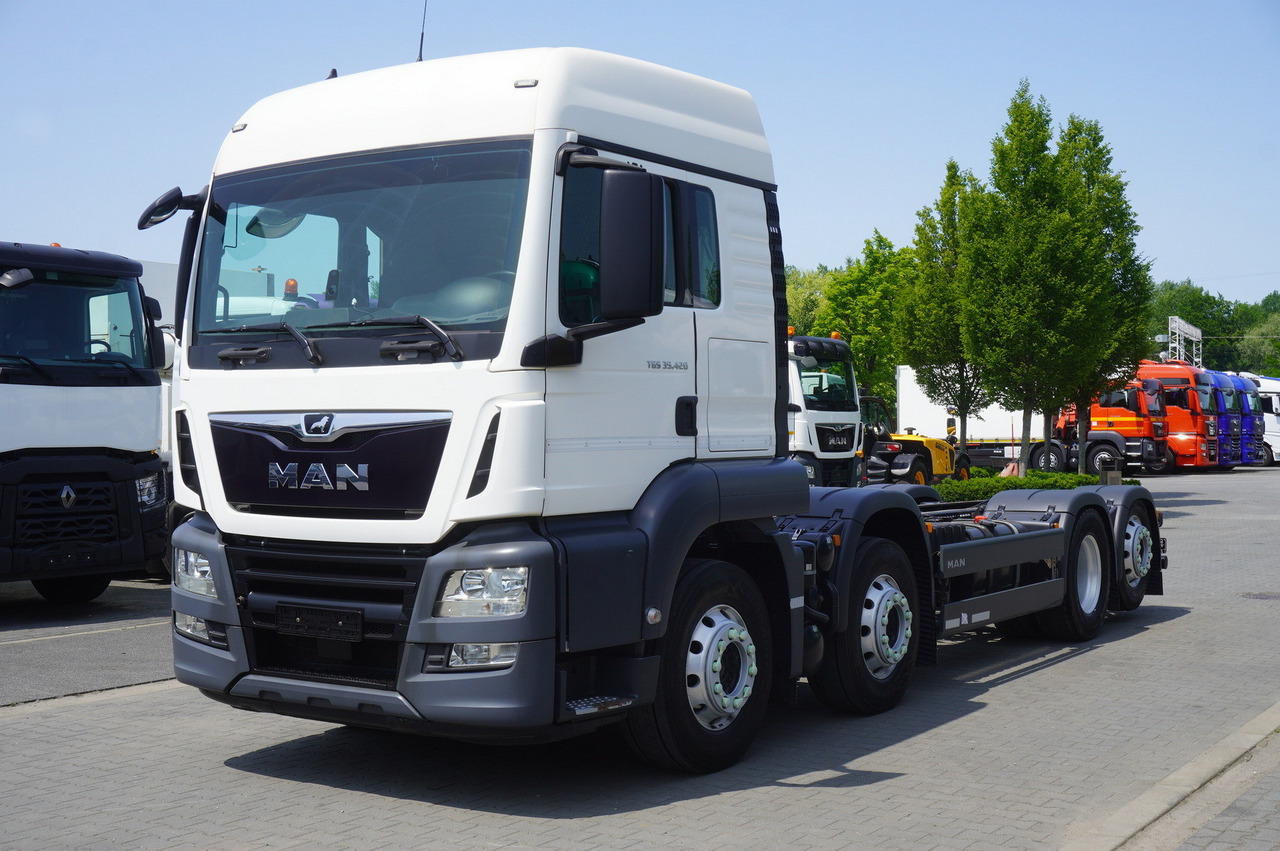 MAN TGS 35.420 8×2 / Chassis 6.4 m / 3 steered axles - شاحنة كرين: صور 2 MAN TGS 35.420 8×2 / Chassis 6.4 m / 3 steered axles - شاحنة كرين: صور 2