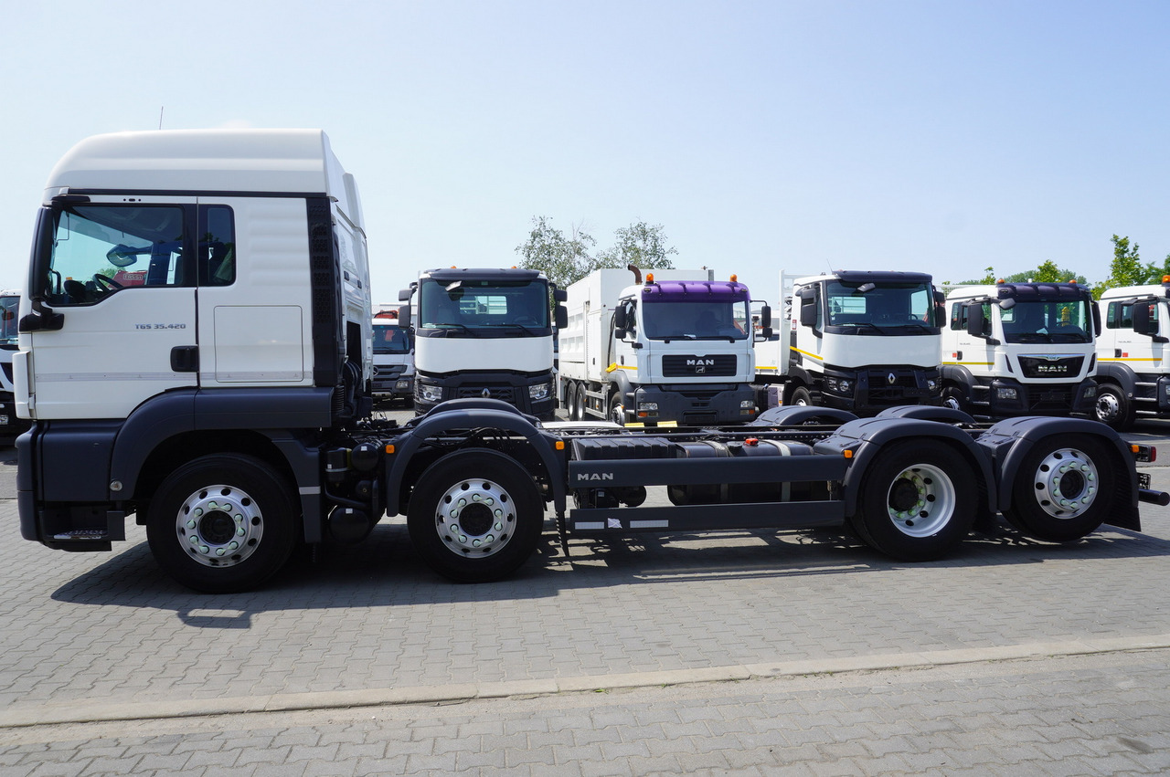 MAN TGS 35.420 8x2 / Chassis 6.4 m / 3 steered axles - الشاسيه شاحنة: صور 3 MAN TGS 35.420 8x2 / Chassis 6.4 m / 3 steered axles - الشاسيه شاحنة: صور 3