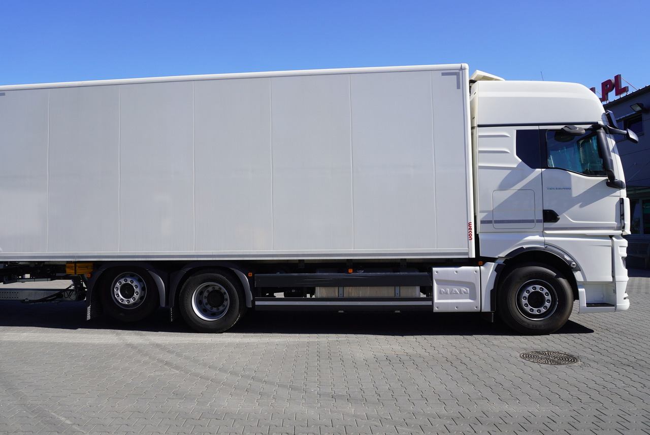 بصندوق مغلق شاحنة MAN TGX 26.480 6×2-2 LL CH NEW / 19 EPAL box / New Wecon walkthrough box trailer 19 EPAL / 2025.06 !!!: صور 18