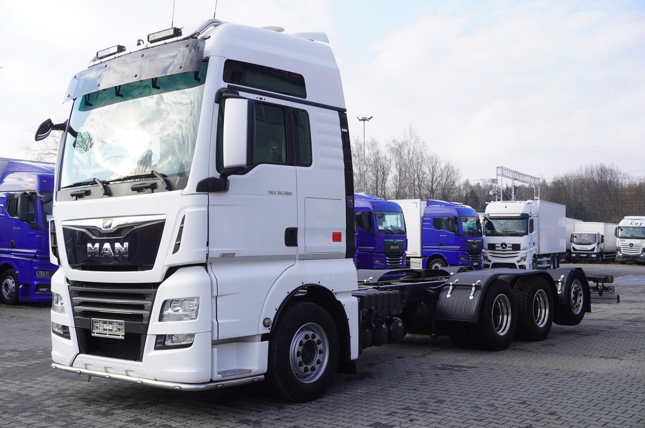 MAN TGX 35.580 E6 8x4/4 - 8.8m chassis frame - شاحنة كرين: صور 2 MAN TGX 35.580 E6 8x4/4 - 8.8m chassis frame - شاحنة كرين: صور 2