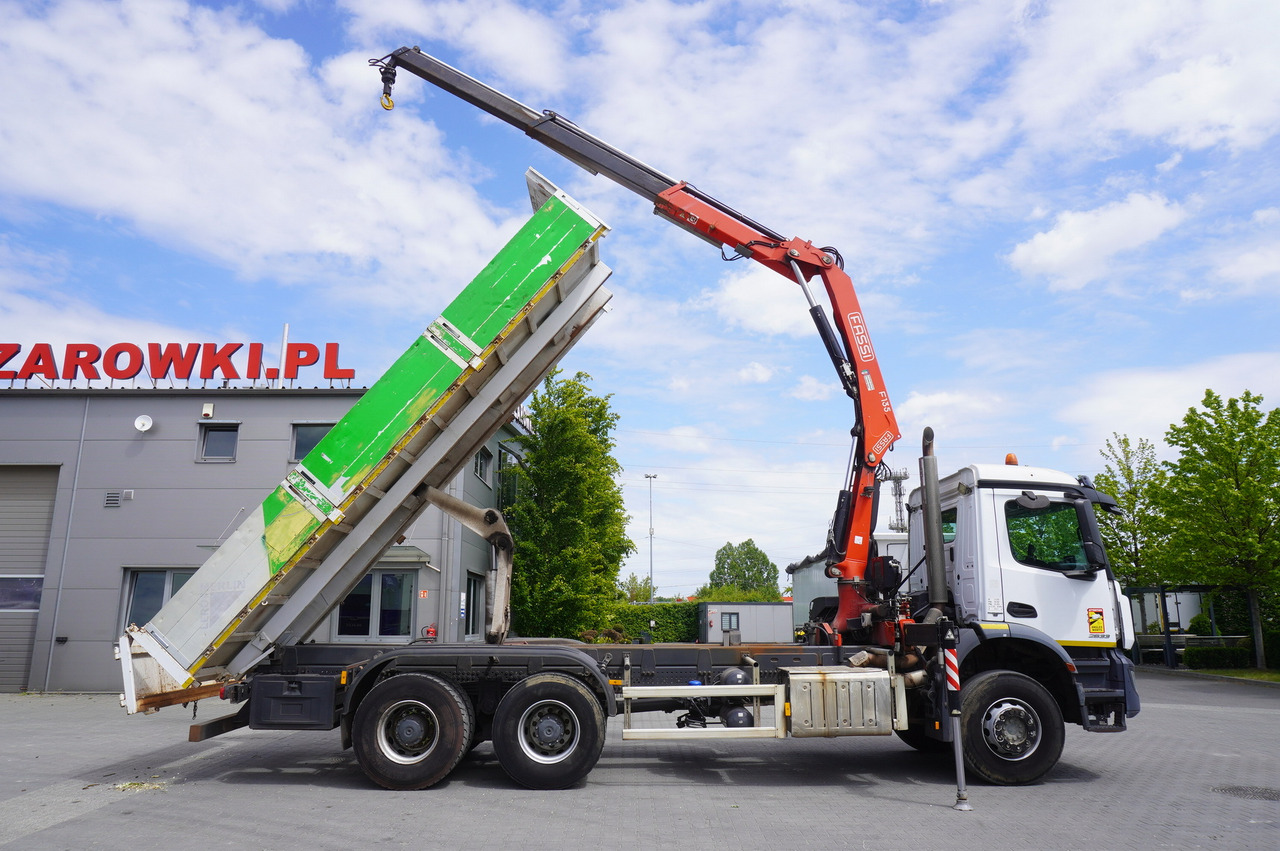 MERCEDES-BENZ AROCS 2633 6x4 / 5.5 T crane FASSI F135 / Tipper 15 EPAL - شاحنات مسطحة, شاحنة كرين: صور 4 MERCEDES-BENZ AROCS 2633 6x4 / 5.5 T crane FASSI F135 / Tipper 15 EPAL - شاحنات مسطحة, شاحنة كرين: صور 4