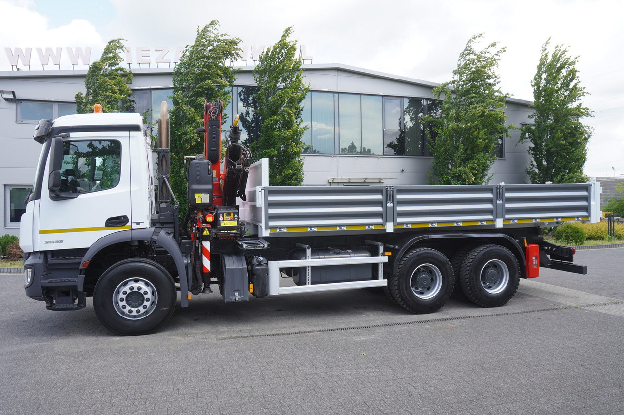 MERCEDES-BENZ AROCS 2633 6x4 / 5.5 T crane FASSI F135 / Tipper 15 EPAL - شاحنات مسطحة, شاحنة كرين: صور 3 MERCEDES-BENZ AROCS 2633 6x4 / 5.5 T crane FASSI F135 / Tipper 15 EPAL - شاحنات مسطحة, شاحنة كرين: صور 3
