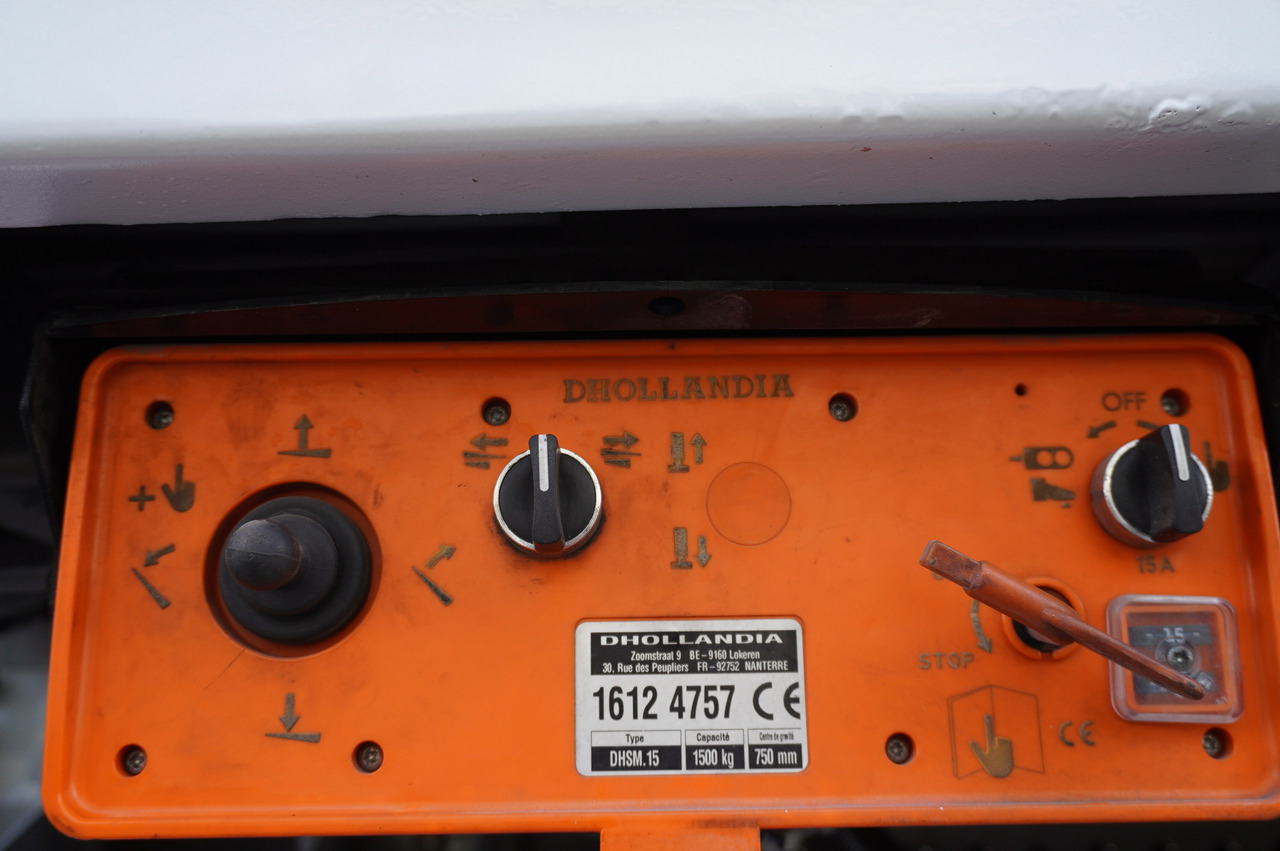 شاحنة ستارة MERCEDES-BENZ Actros 1835 E6 4×2 / Curtainsider 21 pallets / tail lift 1.5t: صور 22