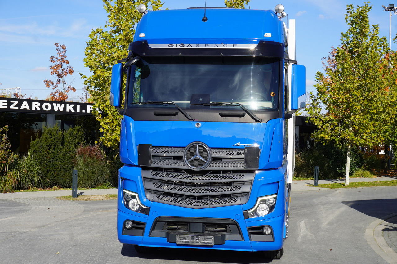 MERCEDES-BENZ Actros 2548 E6 / GIGA / Cab Lounge chair / Lamberet Refrigerator / Carrier Supra 950 - مبردة شاحنة: صور 5 MERCEDES-BENZ Actros 2548 E6 / GIGA / Cab Lounge chair / Lamberet Refrigerator / Carrier Supra 950 - مبردة شاحنة: صور 5