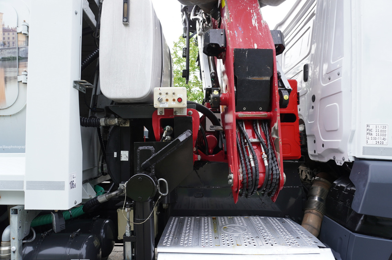 شاحنة القمامة MERCEDES-BENZ Antos 3240 8x2 / Tajfun 5T crane / Farid Industries garbage truck/ 3 steered axles: صور 11 شاحنة القمامة MERCEDES-BENZ Antos 3240 8x2 / Tajfun 5T crane / Farid Industries garbage truck/ 3 steered axles: صور 11