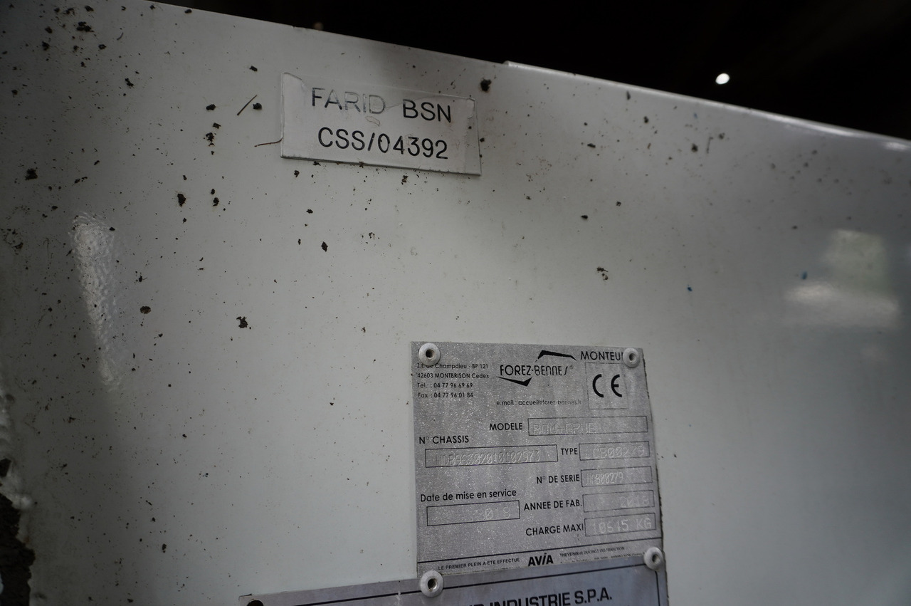 شاحنة القمامة MERCEDES-BENZ Antos 3240 8x2 / Tajfun 5T crane / Farid Industries garbage truck/ 3 steered axles: صور 27 شاحنة القمامة MERCEDES-BENZ Antos 3240 8x2 / Tajfun 5T crane / Farid Industries garbage truck/ 3 steered axles: صور 27