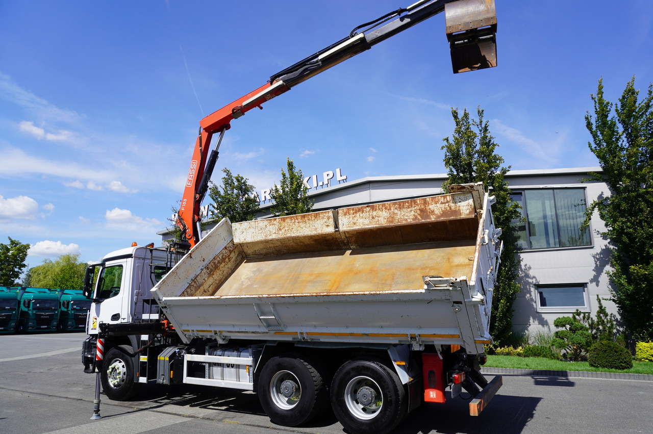 MERCEDES-BENZ Arocs 2636 / 6x4 / HDS Fassi / 3-Way Tipper / Bortmatic - شاحنة كرين: صور 3 MERCEDES-BENZ Arocs 2636 / 6x4 / HDS Fassi / 3-Way Tipper / Bortmatic - شاحنة كرين: صور 3