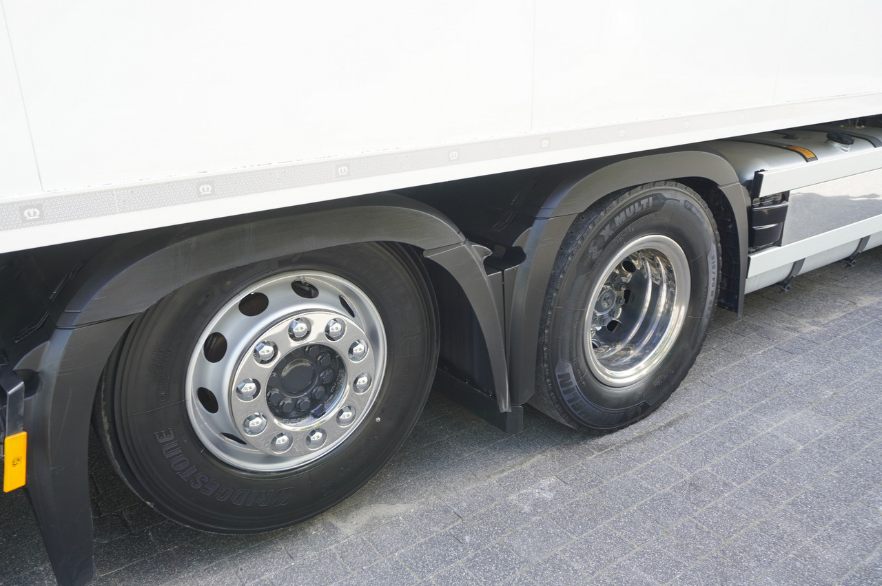 مبردة شاحنة MERCEDES-BENZ Mercedes-Benz Actros 2548 MP5 / Krone Refrigerator Multitemperature / Doppelstock 36 EPAL / GIGA Space cab: صور 14