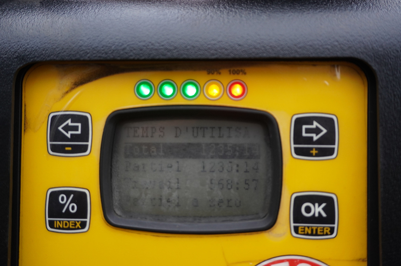 RENAULT C280 DTI 8 / FASSI crane 5.6 T / 560 MTH / Remote control / Rotator / Flatbed 15 EPAL - شاحنة كرين: صور 3 RENAULT C280 DTI 8 / FASSI crane 5.6 T / 560 MTH / Remote control / Rotator / Flatbed 15 EPAL - شاحنة كرين: صور 3