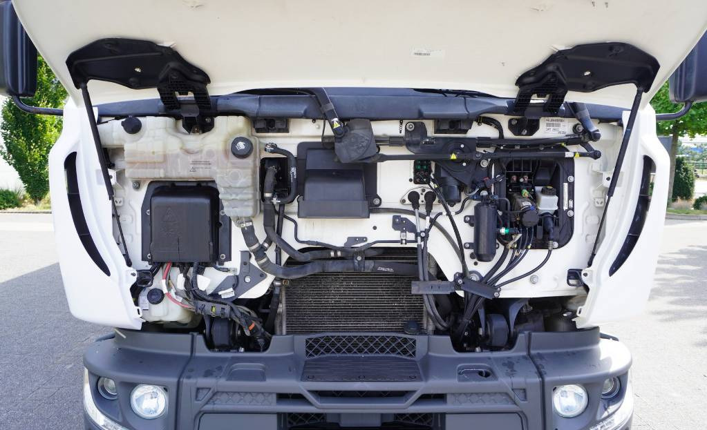 بصندوق مغلق شاحنة RENAULT D12 E6 / Container 18 pallets / tail lift: صور 13