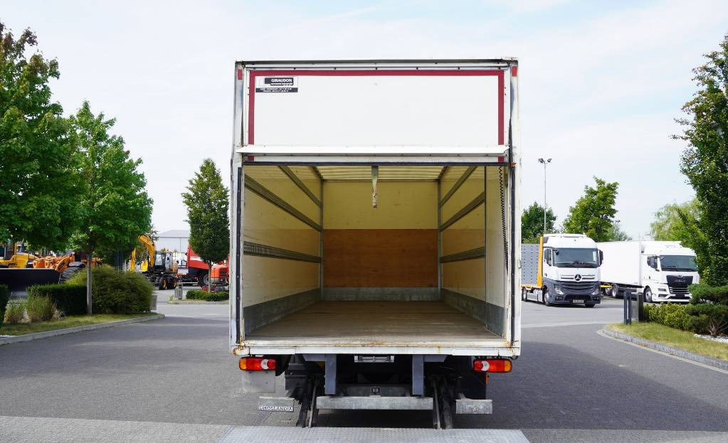 بصندوق مغلق شاحنة RENAULT D12 E6 / Container 18 pallets / tail lift: صور 16