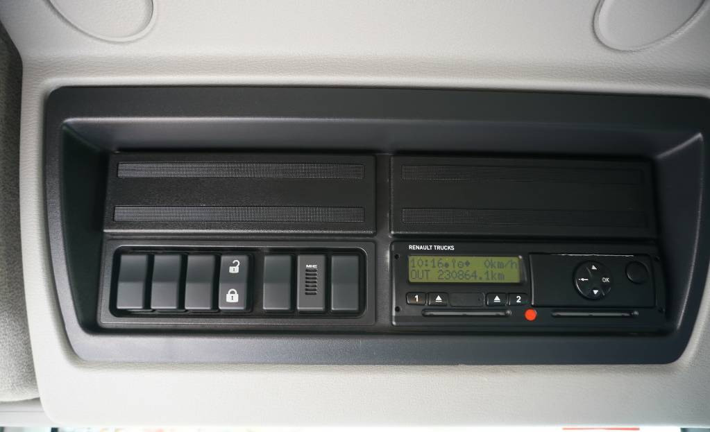 بصندوق مغلق شاحنة RENAULT D12 E6 / Container 18 pallets / tail lift: صور 8