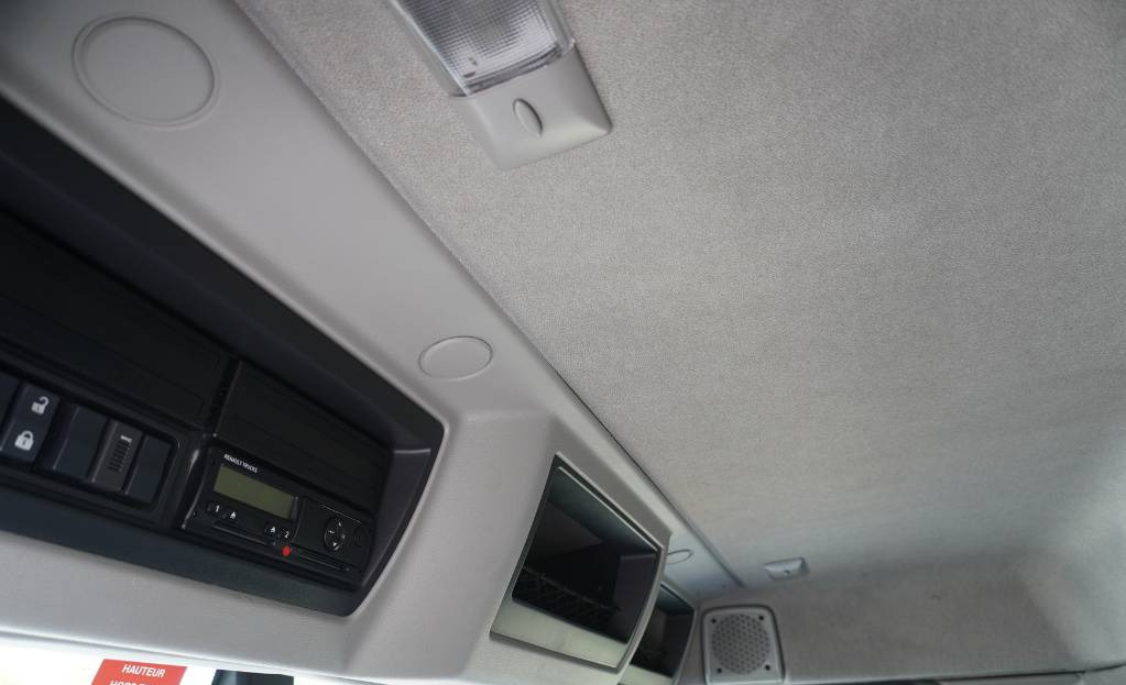 بصندوق مغلق شاحنة RENAULT D12 E6 / Container 18 pallets / tail lift: صور 11