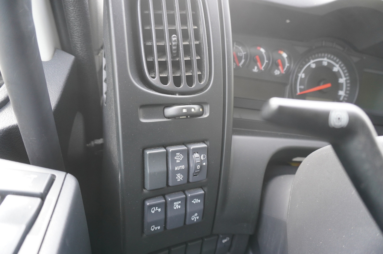 مبردة شاحنة لنقل اللحوم RENAULT D13 / 90 tho km !!! / Meat hook refrigerator / Thermoking T800R / 2 units: صور 25