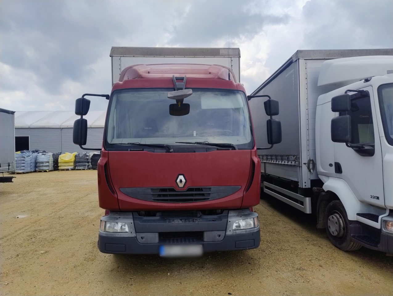 RENAULT Midlum 300 / Curtain 18 EPAL / Sleeping cab - شاحنة ستارة: صور 2 RENAULT Midlum 300 / Curtain 18 EPAL / Sleeping cab - شاحنة ستارة: صور 2