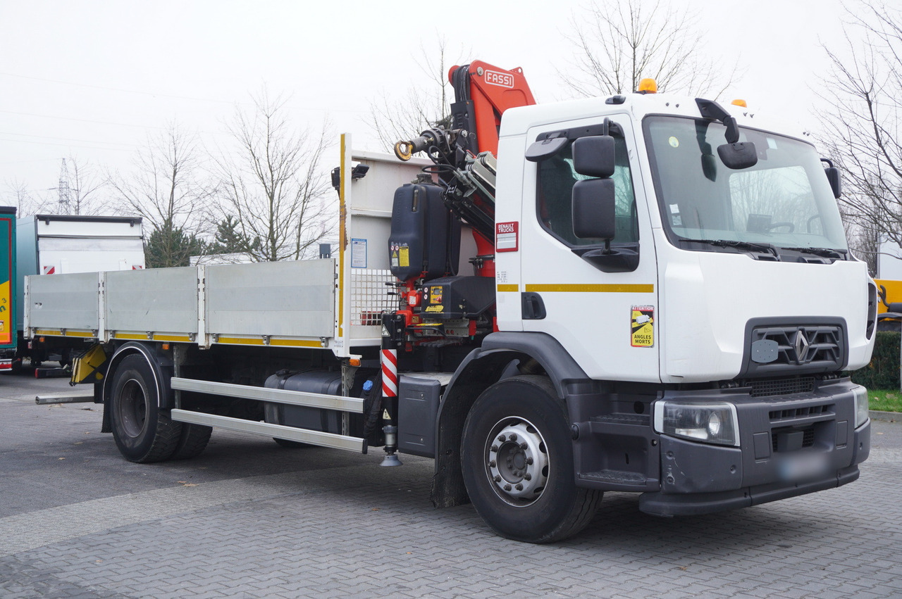 RENAULT RENAULT C280 DTI 8 / FASSI crane 5.6 T / 560 MTH / range 8 m / Flatbed 15 EPAL - شاحنة كرين: صور 2 RENAULT RENAULT C280 DTI 8 / FASSI crane 5.6 T / 560 MTH / range 8 m / Flatbed 15 EPAL - شاحنة كرين: صور 2