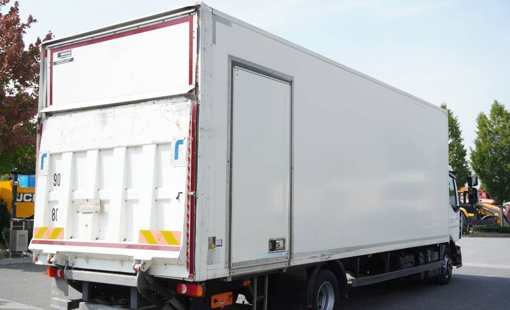 RENAULT Renault D12 E6 / Container 18 pallets / Lift - بصندوق مغلق شاحنة: صور 5 RENAULT Renault D12 E6 / Container 18 pallets / Lift - بصندوق مغلق شاحنة: صور 5