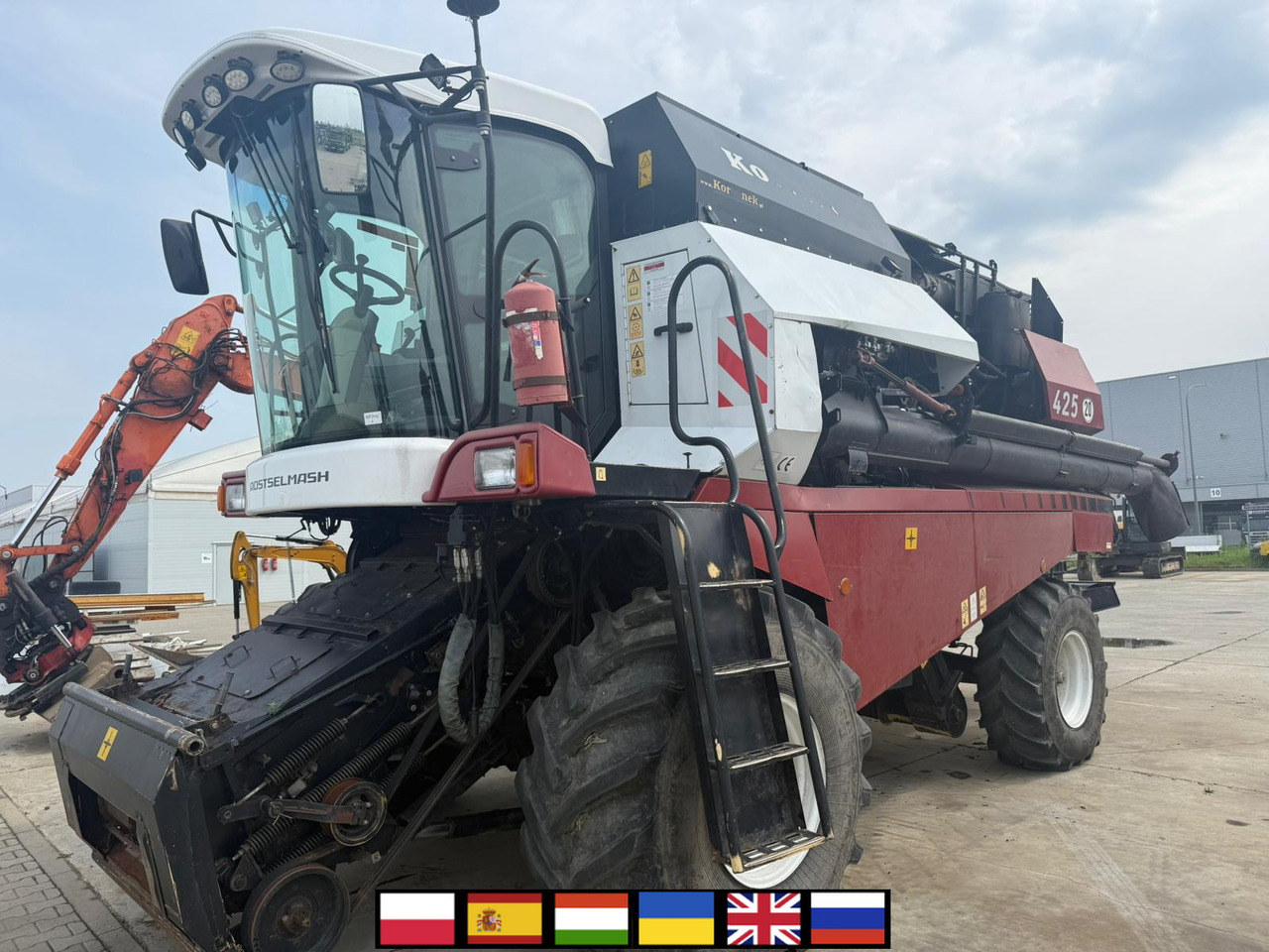 ROSTSELMASH VECTOR 425 RSM-101 grain harvester + Header 5 m + rapeseed harvesting extension / 2300 MTH - حصادة شاملة: صور 1 ROSTSELMASH VECTOR 425 RSM-101 grain harvester + Header 5 m + rapeseed harvesting extension / 2300 MTH - حصادة شاملة: صور 1