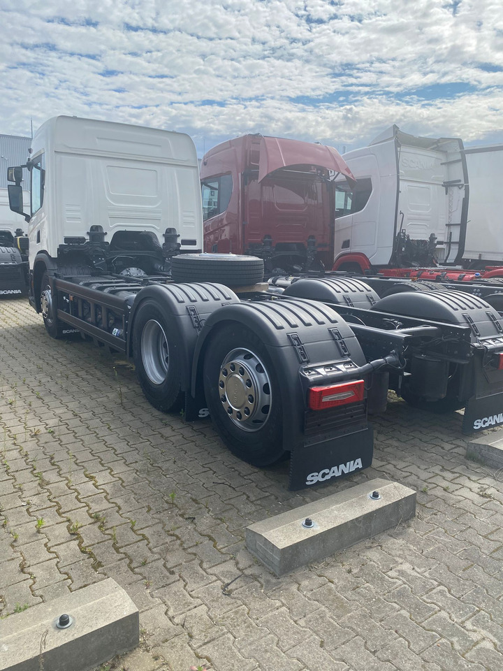 SCANIA P 340 B6x2*4NA / chassis frame / steering axle / CNG / large cab / 8 units - الشاسيه شاحنة: صور 3 SCANIA P 340 B6x2*4NA / chassis frame / steering axle / CNG / large cab / 8 units - الشاسيه شاحنة: صور 3