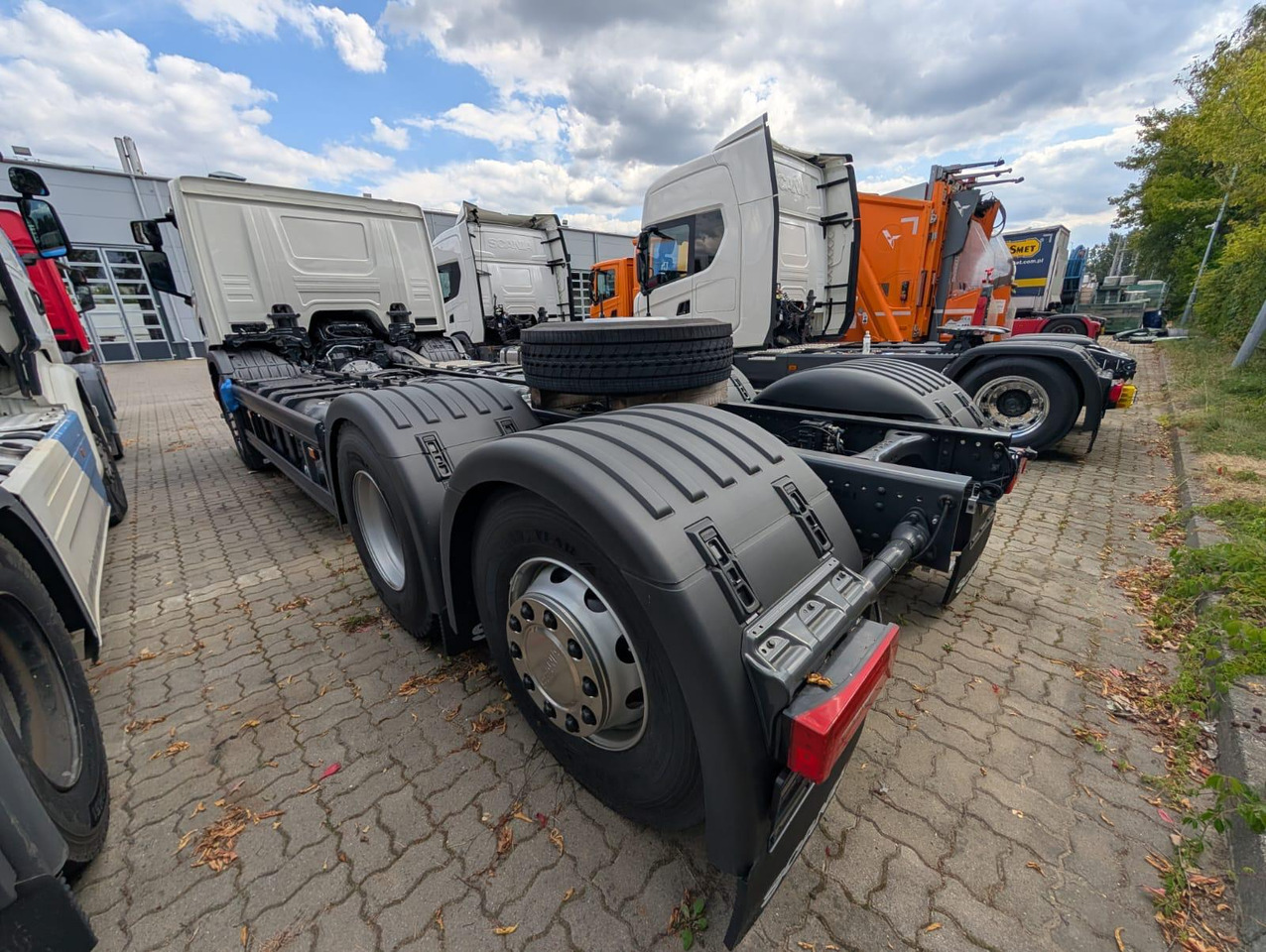 SCANIA P 340 B6x2*4NA / chassis frame / steering axle / CNG - شاحنة القمامة: صور 4 SCANIA P 340 B6x2*4NA / chassis frame / steering axle / CNG - شاحنة القمامة: صور 4