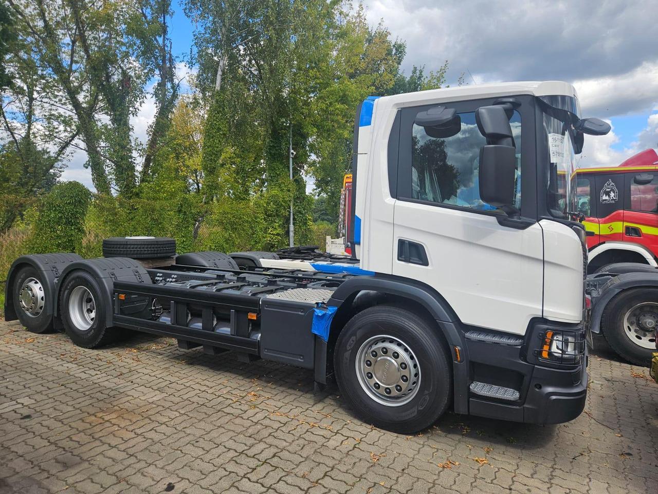SCANIA P 340 B6x2*4NA / chassis frame / steering axle / CNG - شاحنة القمامة: صور 3 SCANIA P 340 B6x2*4NA / chassis frame / steering axle / CNG - شاحنة القمامة: صور 3