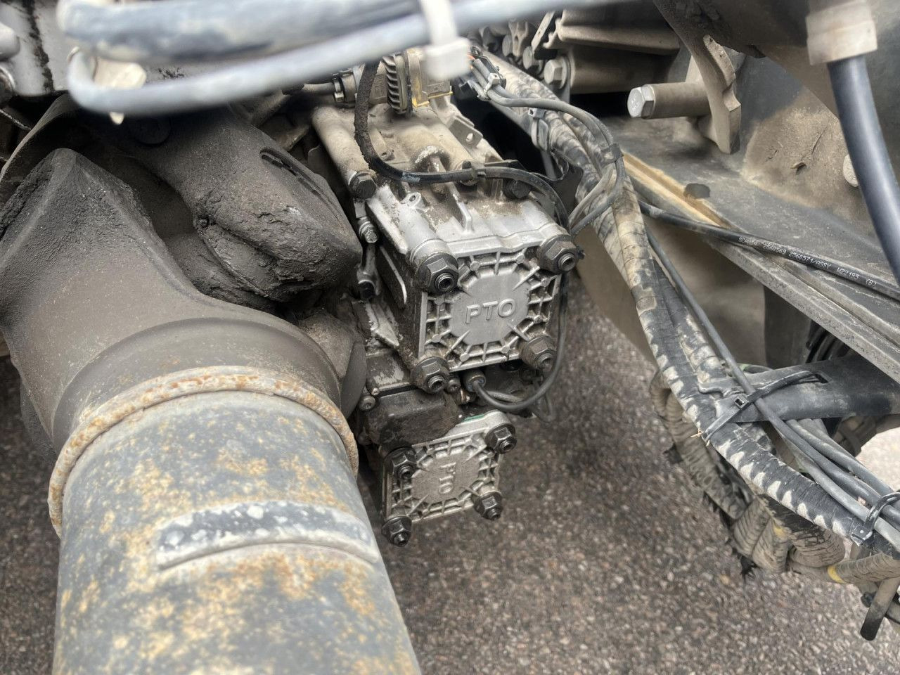 الشاسيه شاحنة SCANIA R560 B8x4*4 / Chassis / sleeper cab / Power take-off: صور 10