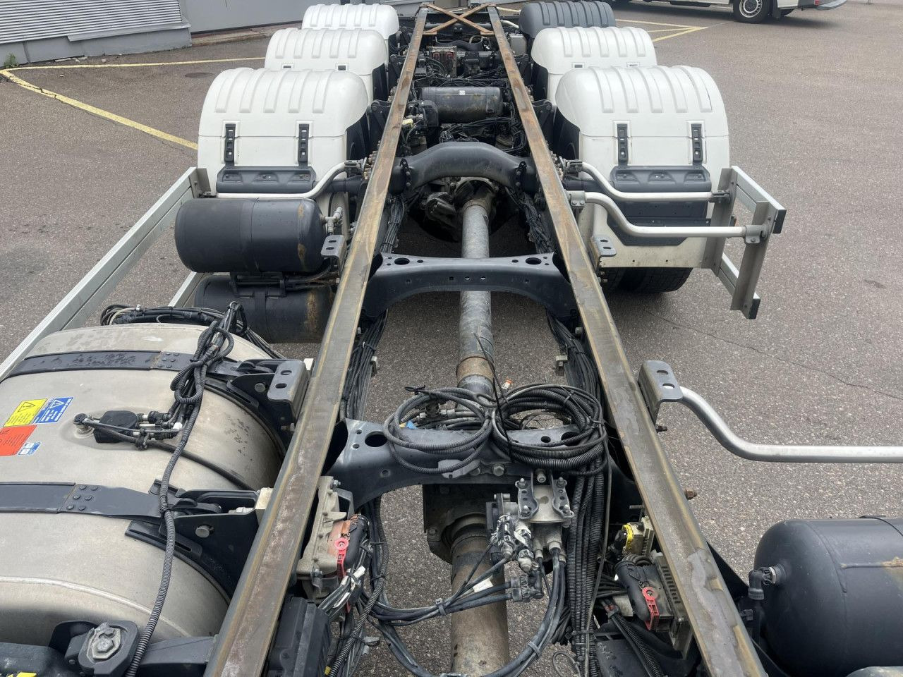 الشاسيه شاحنة SCANIA R560 B8x4*4 / Chassis / sleeper cab / Power take-off: صور 11