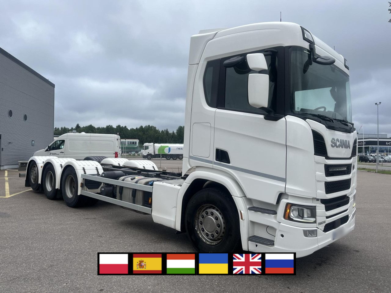 SCANIA R560 B8x4*4 / Chassis / sleeper cab / Power take-off - الشاسيه شاحنة: صور 1 SCANIA R560 B8x4*4 / Chassis / sleeper cab / Power take-off - الشاسيه شاحنة: صور 1