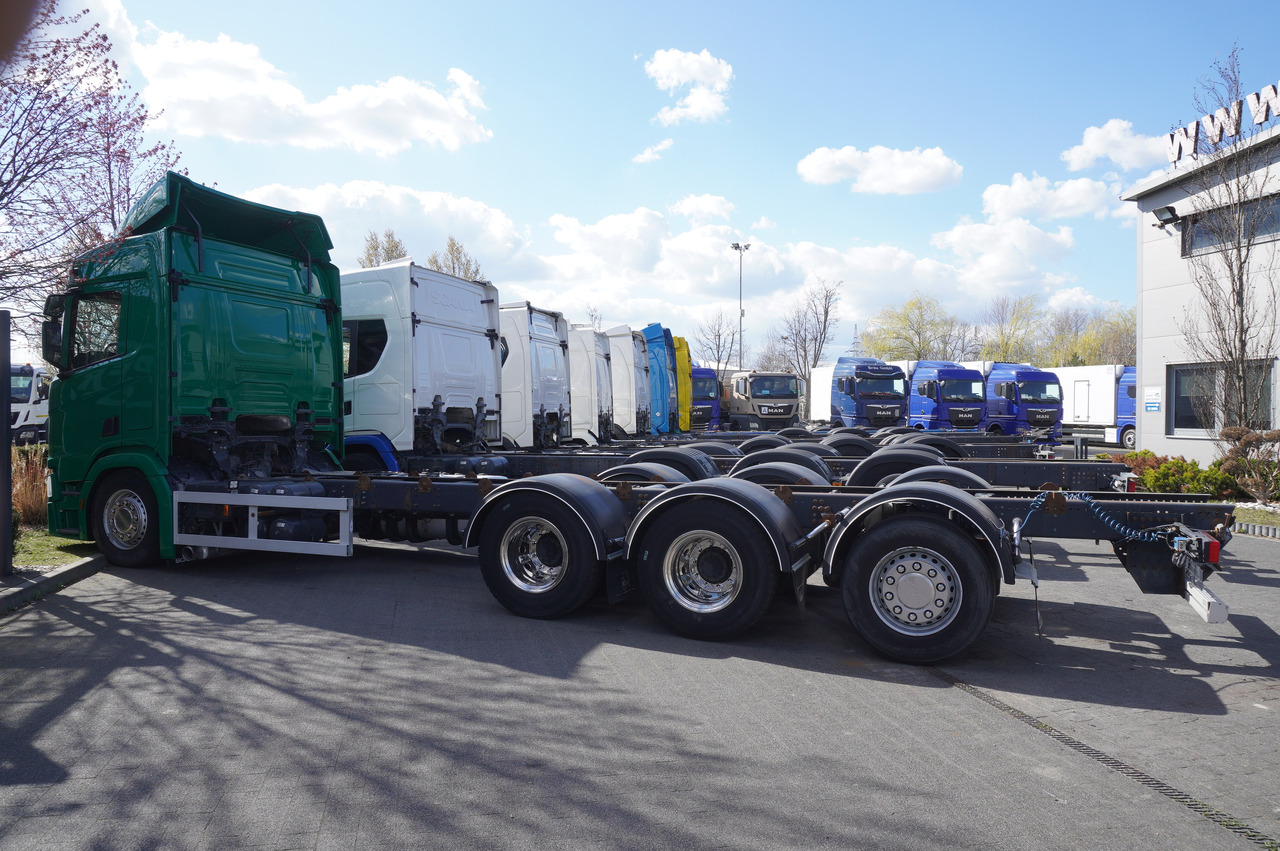 SCANIA R650 V8 / 650 HP/ frame 8.8 m / steered 4th axis / 20 units - الشاسيه شاحنة: صور 3 SCANIA R650 V8 / 650 HP/ frame 8.8 m / steered 4th axis / 20 units - الشاسيه شاحنة: صور 3