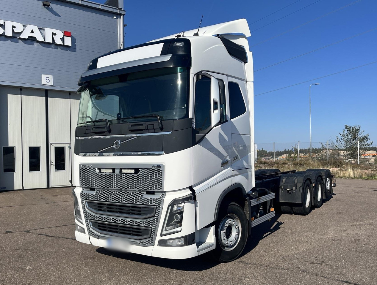 VOLVO FH 650 8x4 / Truck chassis / Sleeper cab - الشاسيه شاحنة: صور 2 VOLVO FH 650 8x4 / Truck chassis / Sleeper cab - الشاسيه شاحنة: صور 2