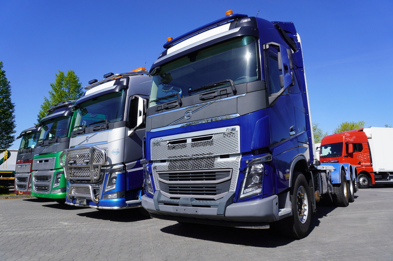 VOLVO FH16 750 / 750 HP! / chassis / 4 units 8x4 - شاحنة قطع الأشجار: صور 4 VOLVO FH16 750 / 750 HP! / chassis / 4 units 8x4 - شاحنة قطع الأشجار: صور 4