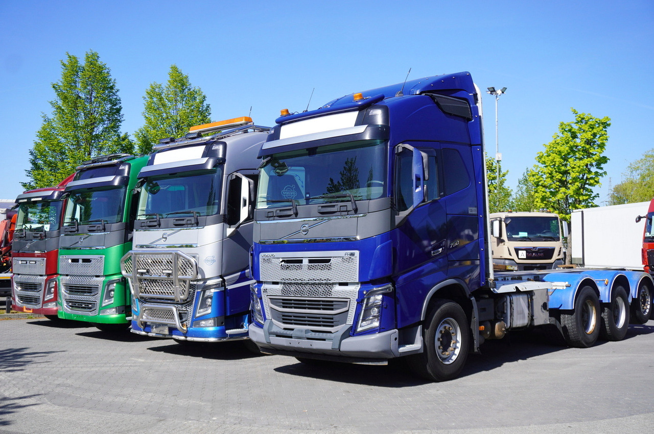 VOLVO FH16 750 / 750 HP! / chassis / 4 units 8x4 - شاحنة قطع الأشجار: صور 1 VOLVO FH16 750 / 750 HP! / chassis / 4 units 8x4 - شاحنة قطع الأشجار: صور 1