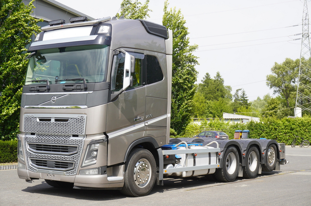 VOLVO FH16 750 8x4x4 / 750 HP! / Frame 685 cm / Steered 4th axle - الشاسيه شاحنة: صور 2 VOLVO FH16 750 8x4x4 / 750 HP! / Frame 685 cm / Steered 4th axle - الشاسيه شاحنة: صور 2