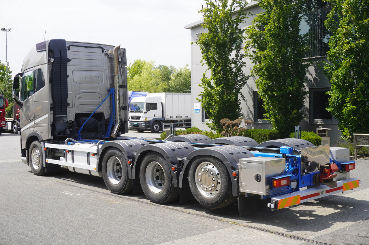 VOLVO FH16 750 8x4x4 / 750 HP! / Frame 685 cm / Steered 4th axle - الشاسيه شاحنة: صور 4 VOLVO FH16 750 8x4x4 / 750 HP! / Frame 685 cm / Steered 4th axle - الشاسيه شاحنة: صور 4