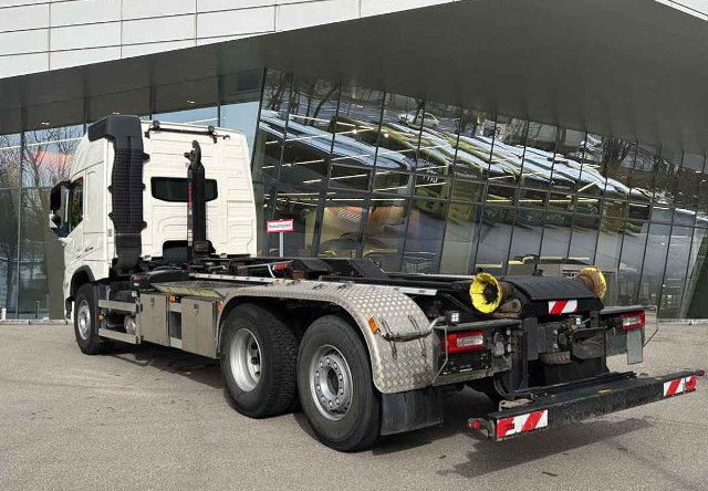VOLVO FM 460 6X2*4 / HIAB ULT21S61 hooklift / 50 tho. km! / 2022 - شاحنة ذات الخطاف: صور 4 VOLVO FM 460 6X2*4 / HIAB ULT21S61 hooklift / 50 tho. km! / 2022 - شاحنة ذات الخطاف: صور 4