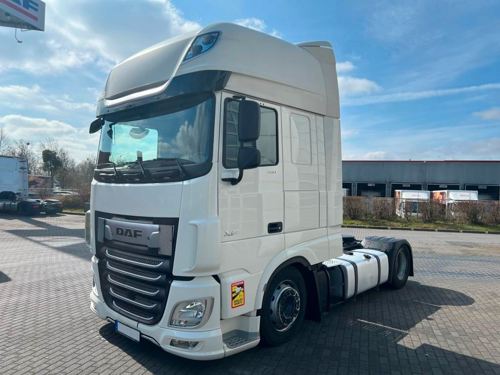 DAF XF 480 FT SSC Low Deck TraXon Intarder 2 x Tank - شاحنة جرار: صور 2 DAF XF 480 FT SSC Low Deck TraXon Intarder 2 x Tank - شاحنة جرار: صور 2