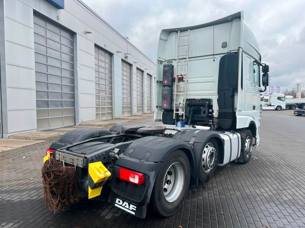 DAF XF 530 FTG 6x2 Retarder Liftlenkachse zZGG 64.5t - شاحنة جرار: صور 4 DAF XF 530 FTG 6x2 Retarder Liftlenkachse zZGG 64.5t - شاحنة جرار: صور 4
