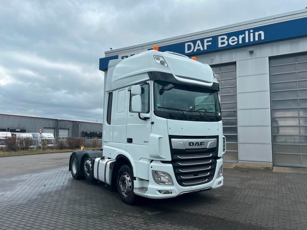 DAF XF 530 FTG 6x2 Retarder Liftlenkachse zZGG 64.5t - شاحنة جرار: صور 1 DAF XF 530 FTG 6x2 Retarder Liftlenkachse zZGG 64.5t - شاحنة جرار: صور 1