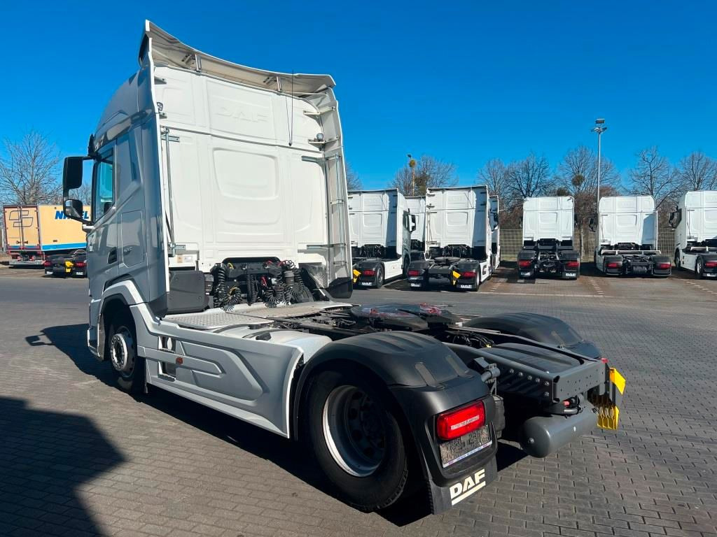 DAF XFn 480 FT Intarder 2xTank 1.105 L nur 106 tkm - شاحنة جرار: صور 3 DAF XFn 480 FT Intarder 2xTank 1.105 L nur 106 tkm - شاحنة جرار: صور 3