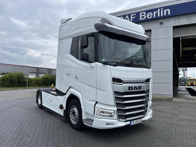 DAF XG+ 480 FT TraXon Intarder Standklima 2 x Tank - شاحنة جرار: صور 1 DAF XG+ 480 FT TraXon Intarder Standklima 2 x Tank - شاحنة جرار: صور 1