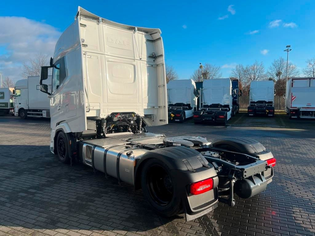 DAF XG+ 480 Low Deck, ZF Intarder, SOFORT VERFÜGBAR - شاحنة جرار: صور 4 DAF XG+ 480 Low Deck, ZF Intarder, SOFORT VERFÜGBAR - شاحنة جرار: صور 4