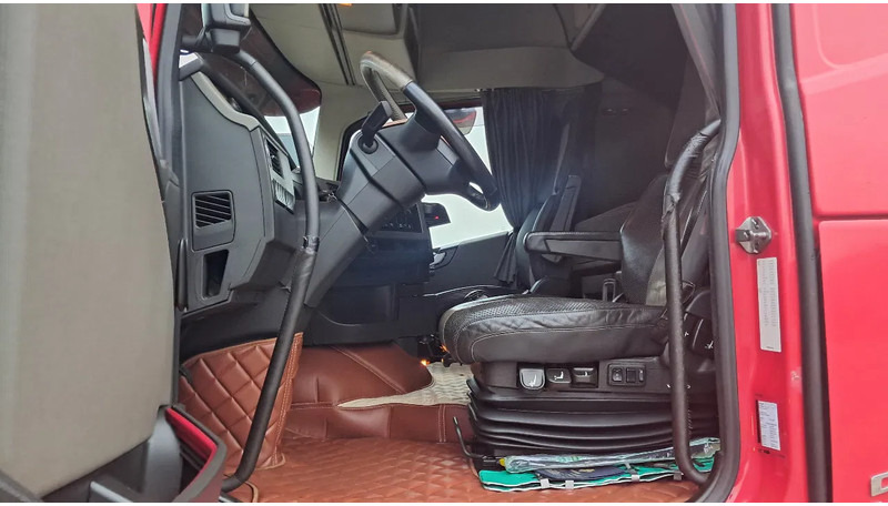 Volvo FH 500 Globetrotter Euro 5 - شاحنة جرار: صور 2 Volvo FH 500 Globetrotter Euro 5 - شاحنة جرار: صور 2