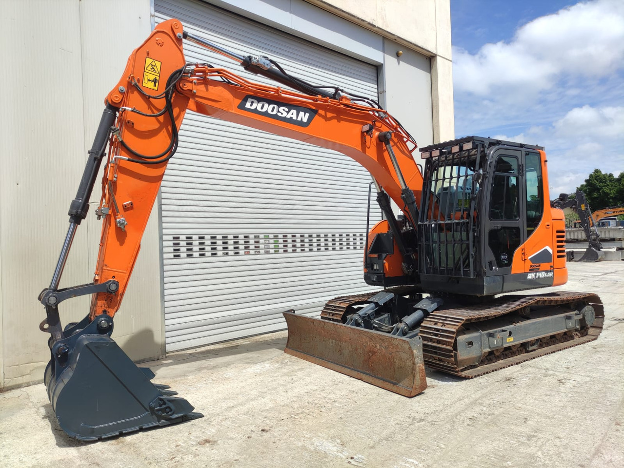 DOOSAN DX140LCR-7 - حفارات زحافة: صور 1 DOOSAN DX140LCR-7 - حفارات زحافة: صور 1