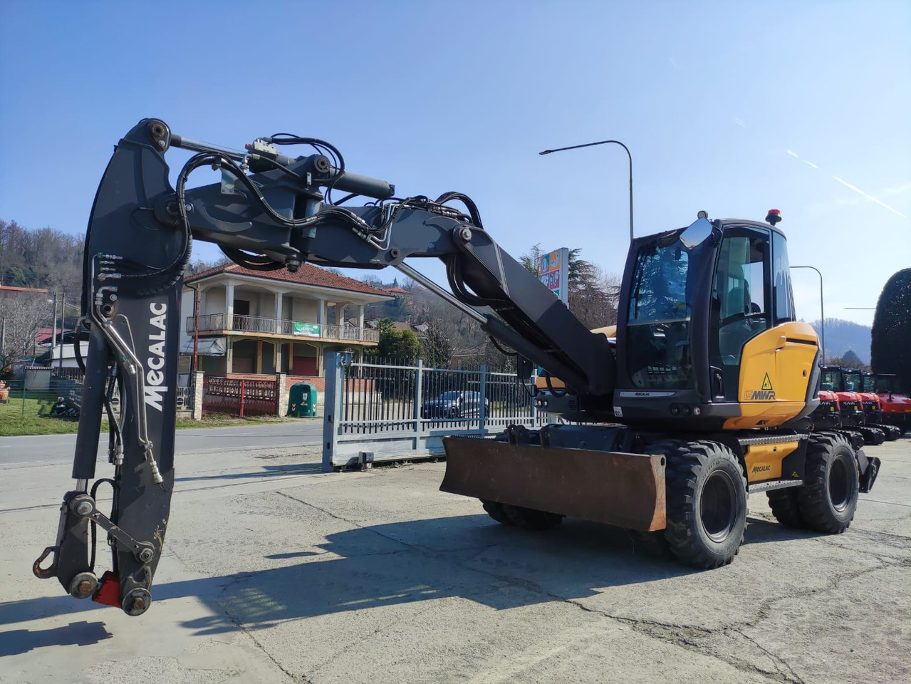 MECALAC 15 MWR - حفارة على عجلات: صور 1 MECALAC 15 MWR - حفارة على عجلات: صور 1