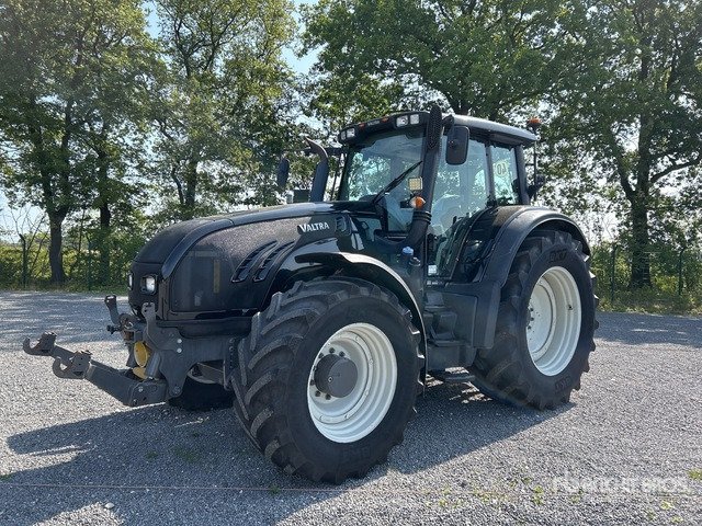 2012 Valtra T213 4WD Tractor - جرار: صور 1 2012 Valtra T213 4WD Tractor - جرار: صور 1